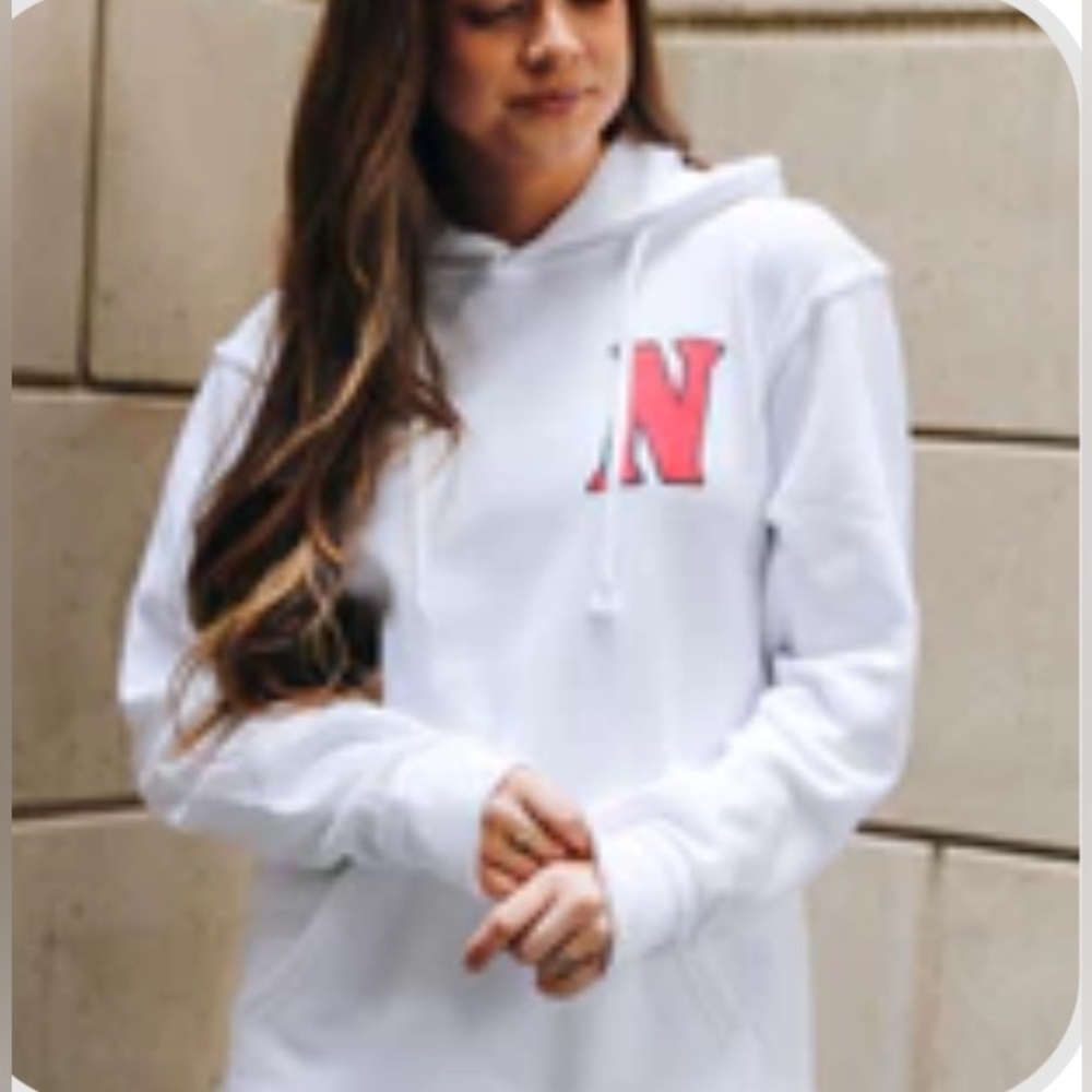 *NWT* The Nash Collection “let’s go to Nashville” hoodie w/ thumb holes. Size L
